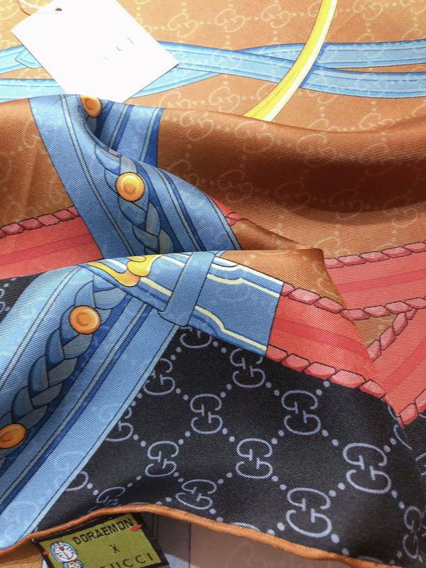 Gucci silk scarf 90X90cm  E23 (8)